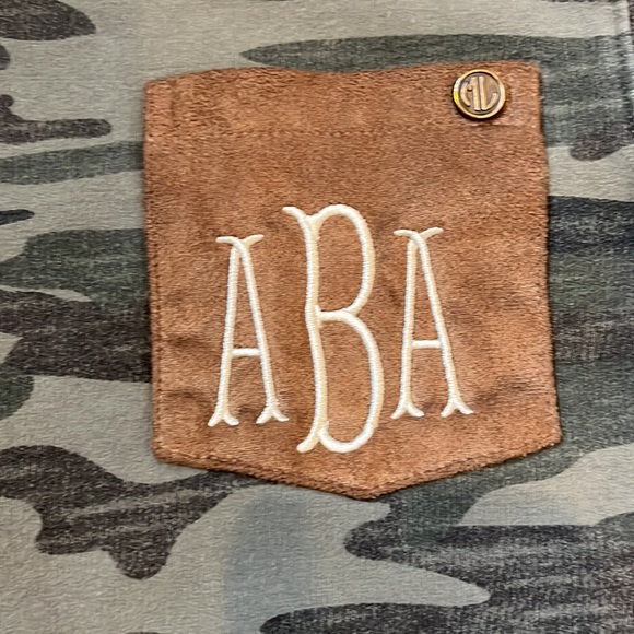 Girls monogrammed camo sweatshirt - Picture 2 of 5